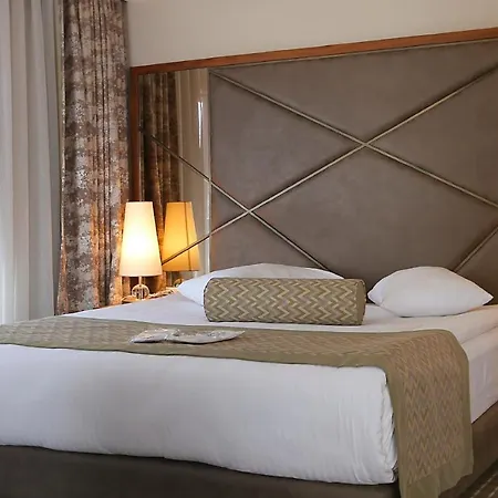 Hotel Q