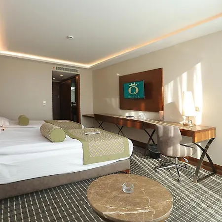 Hotel Q 4*